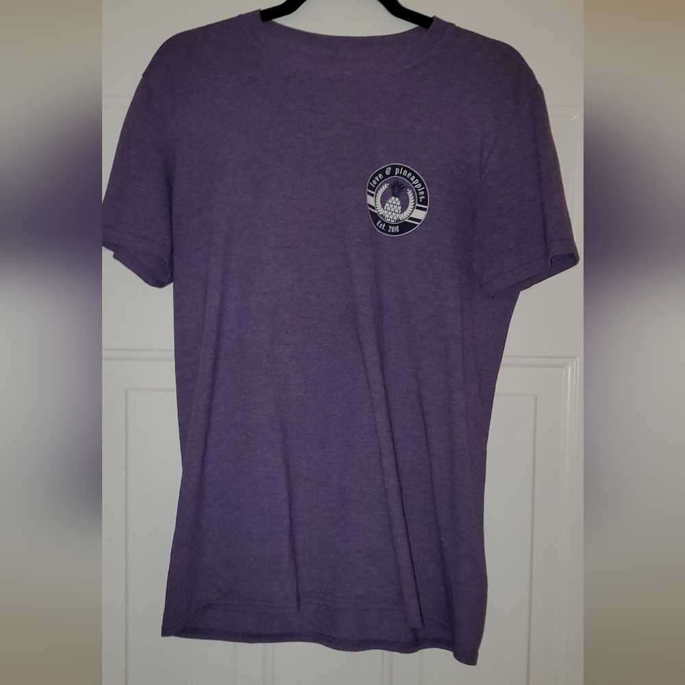 Love & Pineapples women's medium Tshirt